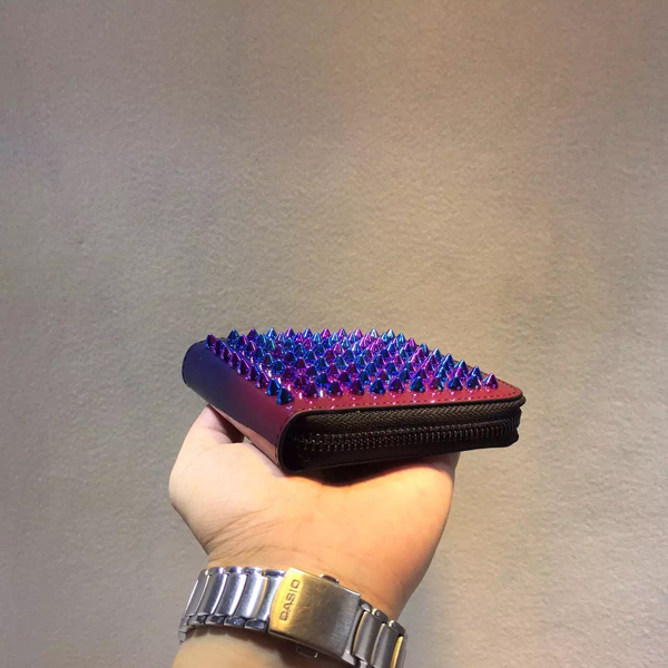 2015SSセレブ モデル愛用クリスチャン ルブタンコピー Christian Louboutin☆Panettone Spikes Square Wallet Ocean Amazone Patent☆メンズウォレット 財布 3155063M285